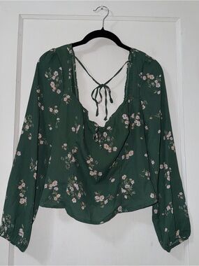 Abercrombie & Fitch Women’s Green Floral Tie-Back Cropped Blouse